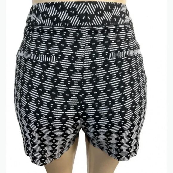 JOE FRESH SHORTS BLACK WHITE TEXTURED PRINT PREPPY BOTTOMS SIZE 10 - Picture 2 of 11